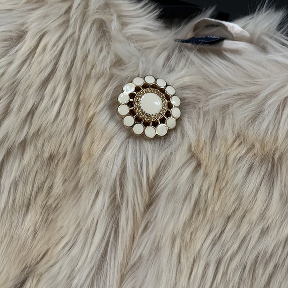 GAP Girls Faux Fur Winter Jacket With Flower Button Size L/XL EUC - Picture 14 of 16